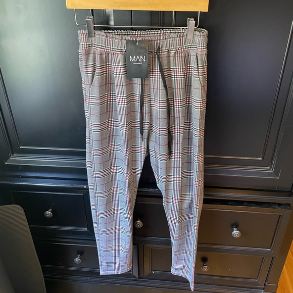 Boohoo Man smart checkered tapered Joggers - Picture 1 of 4